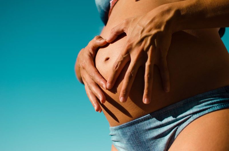 o ato sexual durante a gravidez auxilia na preparação para o parto normal e deixa a mulher mais relaxada