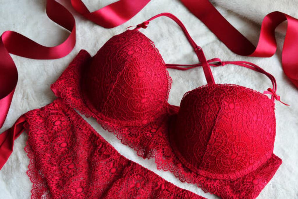 conjunto de lingerie vermelho