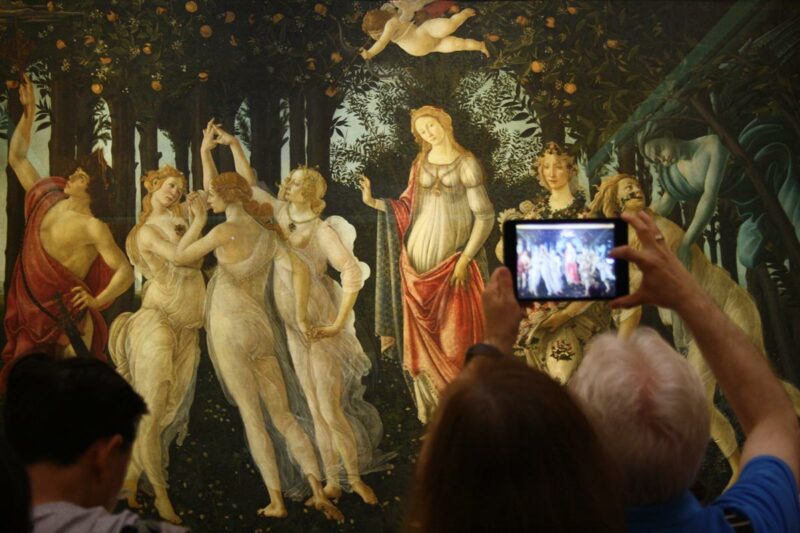 Pintura renascentista de Botticelli, mostrando a história da beleza natural 